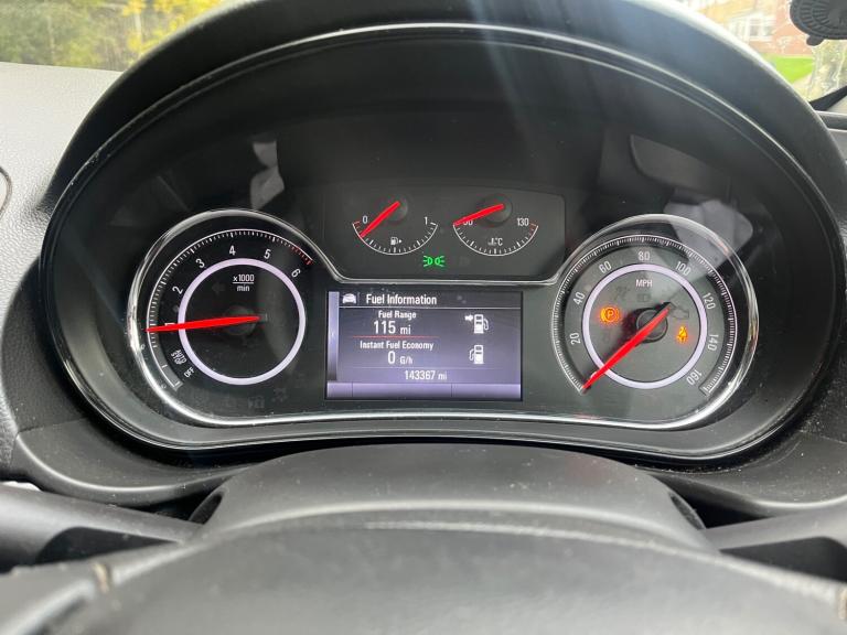 VAUXHALL INSIGNIA 2.0 CDTi ecoFLEX Design 5dr / HPI CLEAR / £35 TAX / LONG MOT