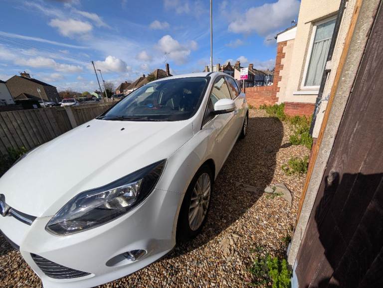 Ford, FOCUS, Hatchback, 2014, Manual, 998 (cc), 5 doors