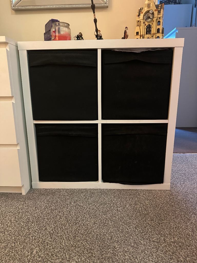 Cube storage unit 
