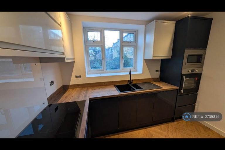 4 bedroom flat in Brixton, London, SW2 (4 bed) (#2735875)