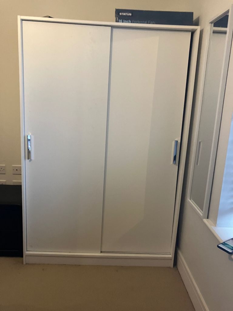 Sliding door wardrobe