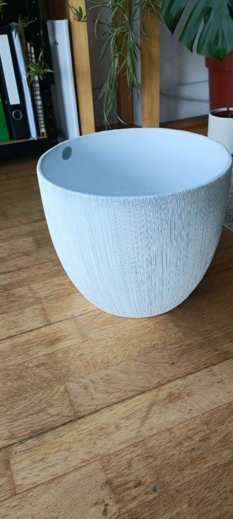 Ceramic plant pot, large