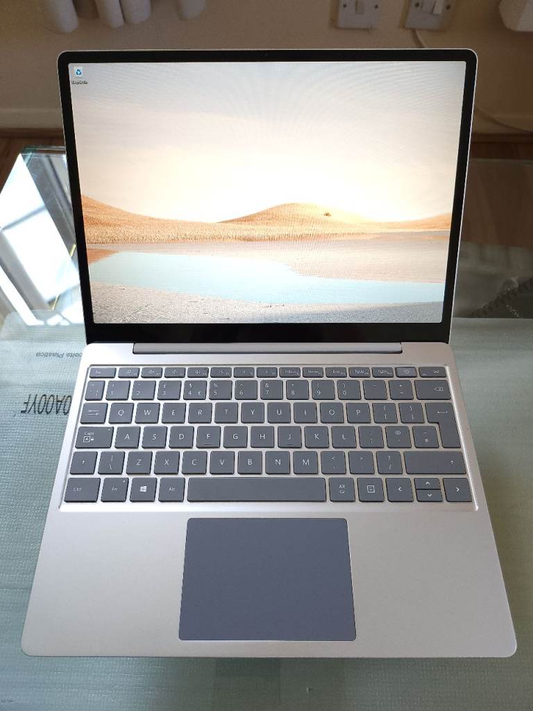 ❤️ Microsoft Surface Laptop Go 12.4” Touchscreen i5-1035G1 8GB RAM 256GB SSD Dolby Audio Platinum