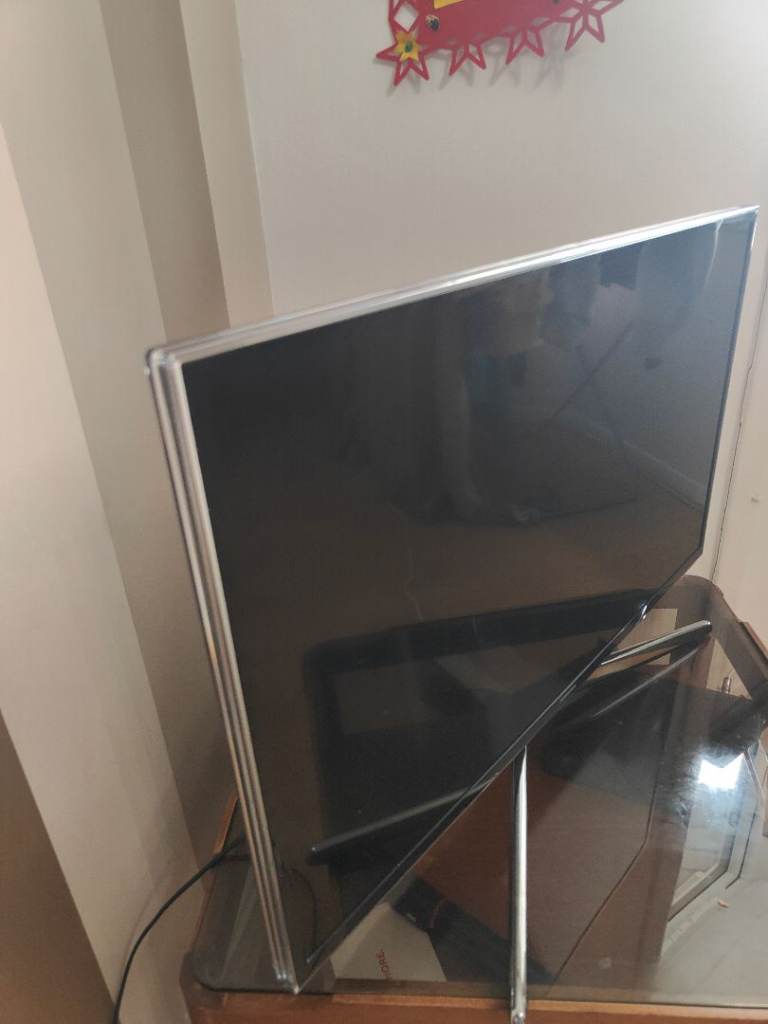 Samsung 32-inch Smart TV UE32H6400AK – Good Condition