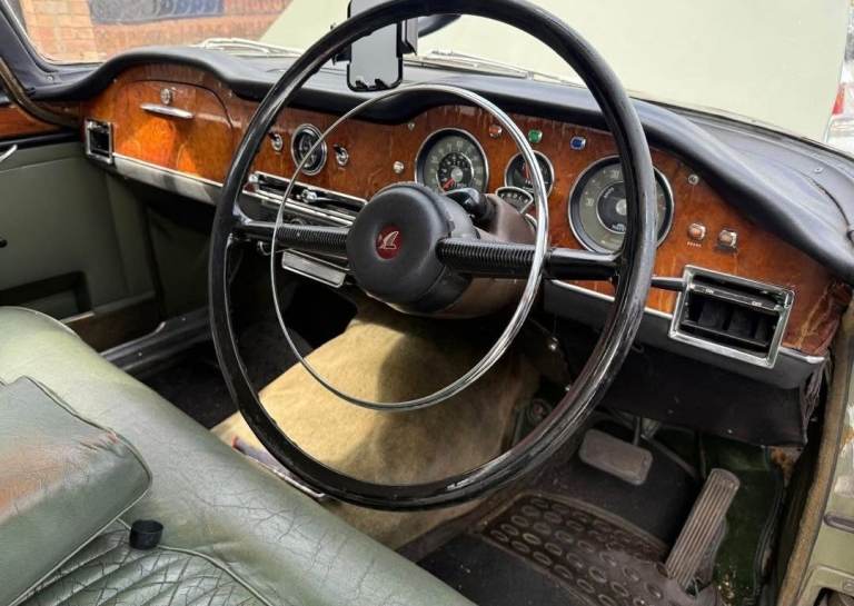 A CLASSIC 1965 HUMBER SUPER SNIPE LUXURIOUS CLASSIC CAR