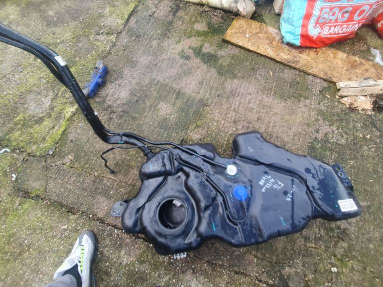 Nissan juke fuel tank f16 filler neck included 