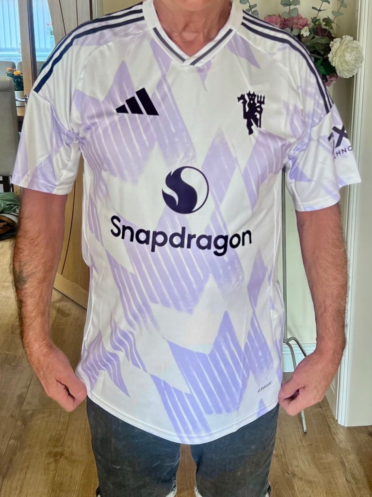 Manchester United Away shirt 