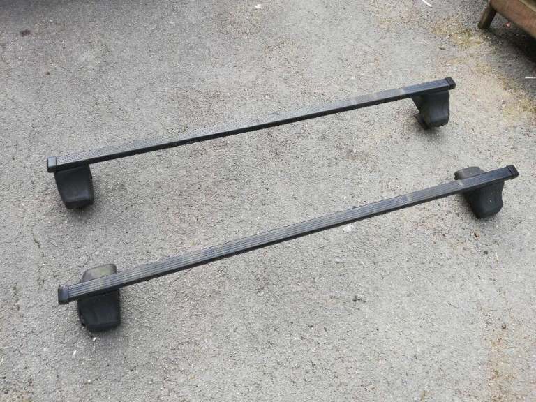 Thule Square roof bars with 754 foot kit