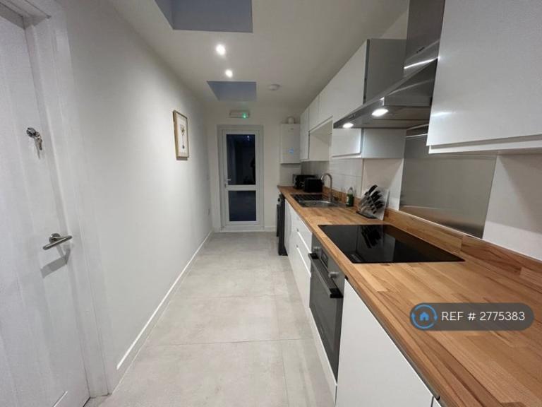 1 bedroom in Gardenia Avenue, Luton, LU3 (#2775383)