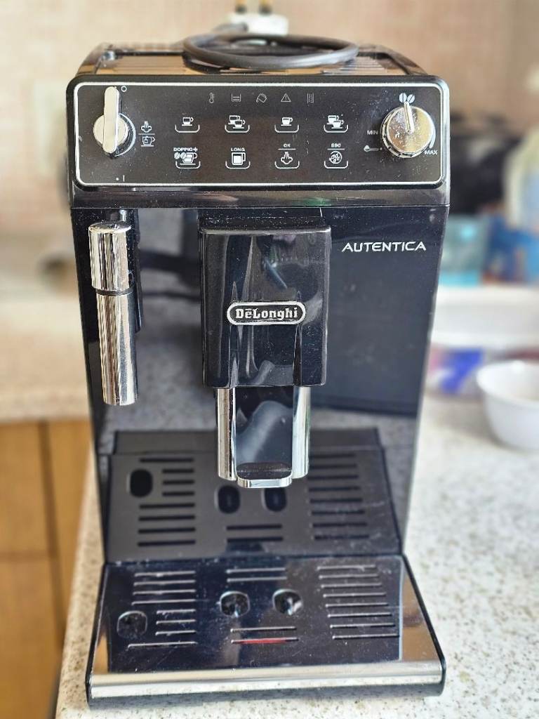 DeLonghi Autentica Bean to Cup Coffee Machine - Good Condition