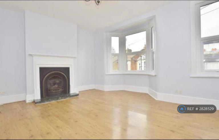 2 bedroom flat in London Road, London, E13 (2 bed) (#2828529)