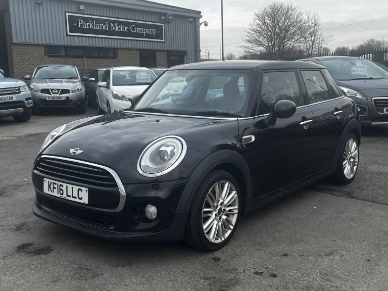 MINI HATCH 1.5 5-Door Hatch Cooper D 2016