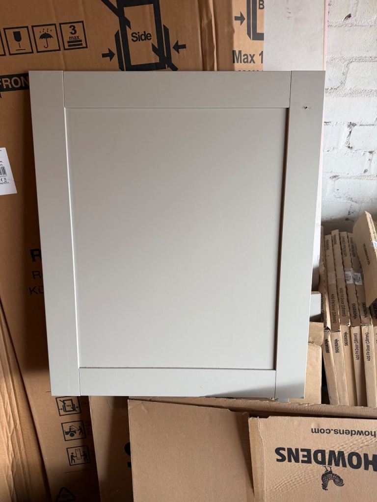 Howdens Witney pebbles kitchen cupboard doors 