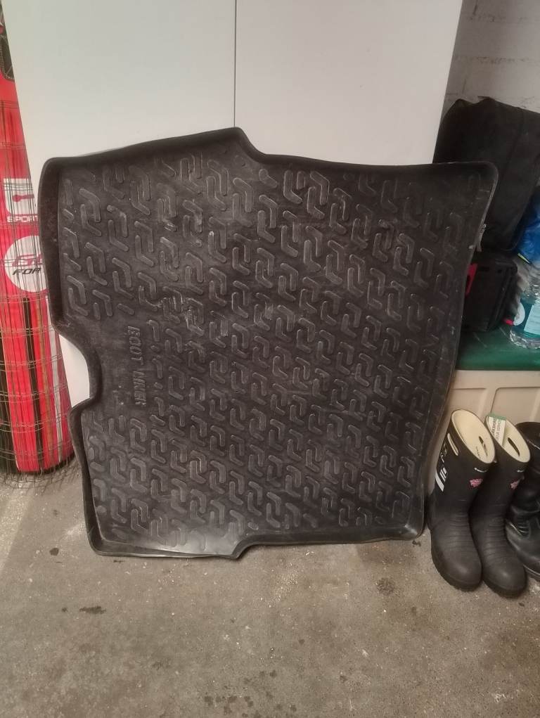 Ford Focus Estate Boot Liner / Floor Guard 98-04