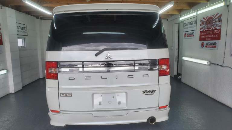 Mitsubishi delica d5 2.4 auto petrol 4x4 7 seats fresh japanese import 20 alloy