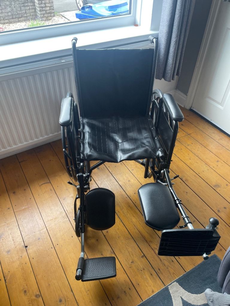 Bariatric Self-Propelled Wheelchair - Elevating Leg Rests