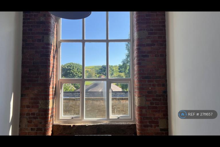 2 bedroom flat in Clarence Mill, Bollington, SK10 (2 bed) (#2711657)
