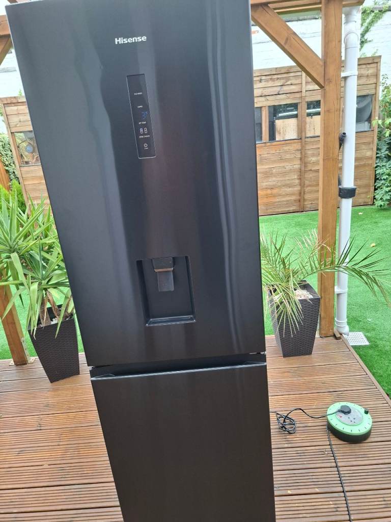 HISENSE 207/97L Fridge Freezer - Black (RB395N4WF1)