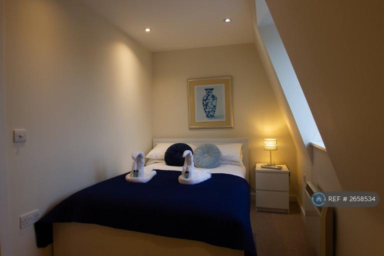 2 bedroom flat in Ridingate House, Canterbury, CT1 (2 bed) (#2658534)