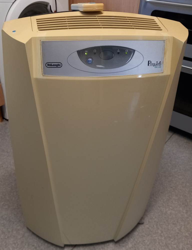 SOLD - Delonghi Pinguino PAC L40 Air Conditioner - 10000 BTU/h