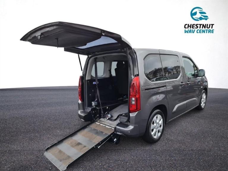 Vauxhall Combo Life WAV Wheelchair Access Vehicle 4 Seats 1.2 Petrol 2020