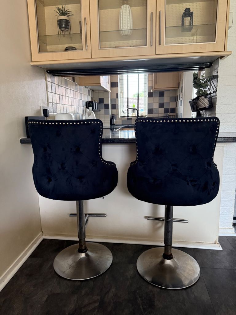 Black Stool - Fair Condition