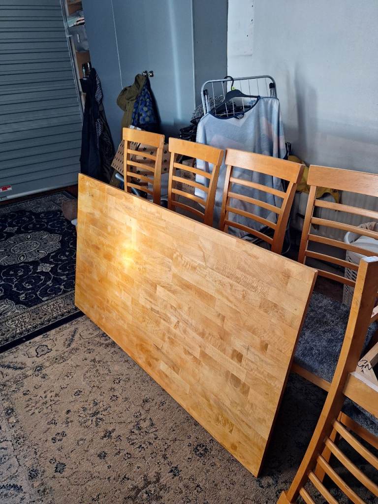 Wooden Dining Table and 4 Chairs – Good Condition