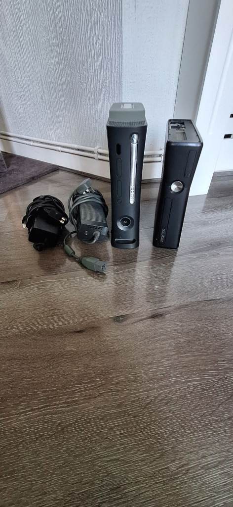 2x xboxs ones chipped to play the 67 games on the spindles