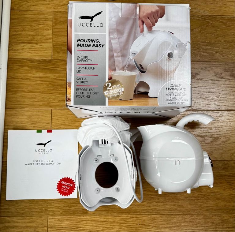 Uccello tipper Kettle - White, Brand New in Box