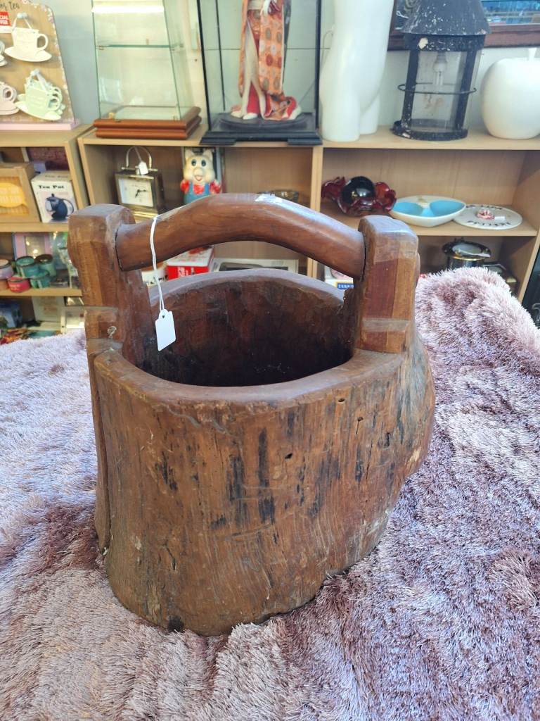 Oriental wooded stump bucket 