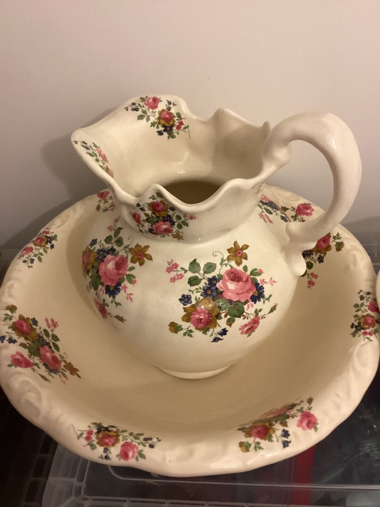 Vintage wash jug and bowl and pot
