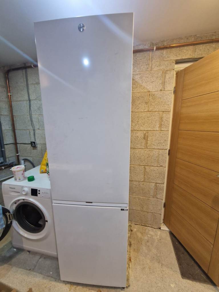 White Fridge freezer Hoover 60/40
