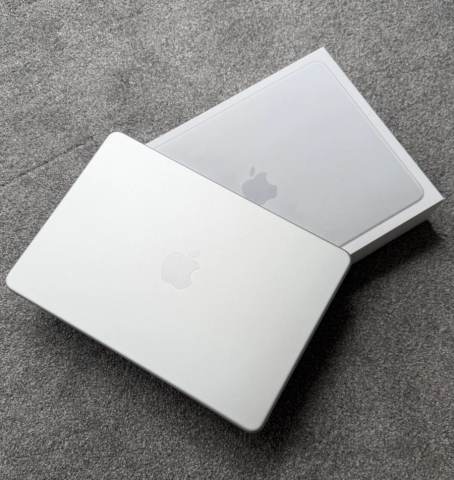 Apple Macbook Neo 256Gb 2026 13” Silver | in Coleraine, County