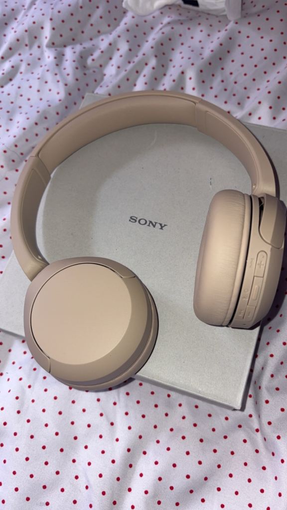 Sony WH-CH520 Wireless On-Ear Headphones – Pristine, Like-New Condition!