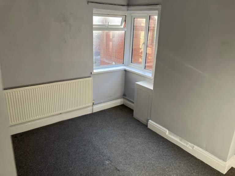 Good sized flat in Sherwood with 2 double bedrooms
