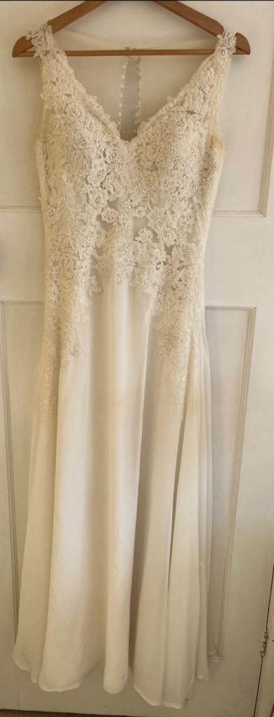 Wedding dress (size 10) 