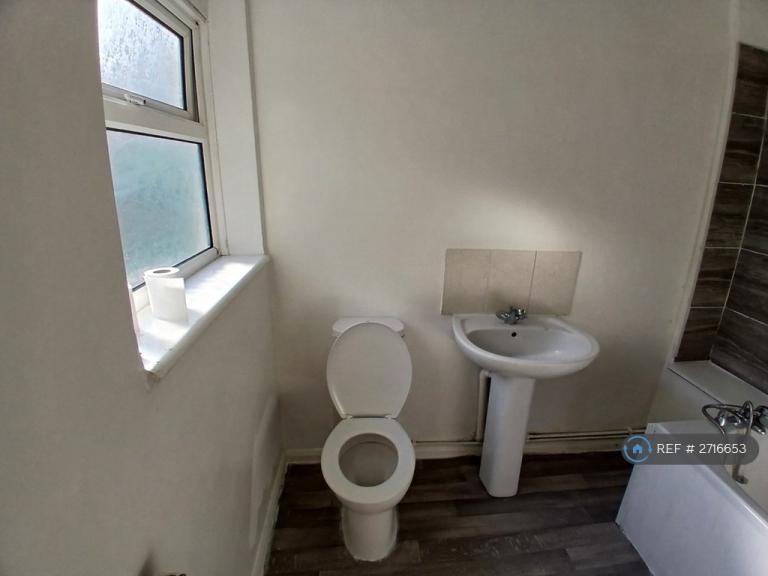 3 bedroom house in Jefferson Road, Sheerness, ME12 (3 bed) (#2716653)