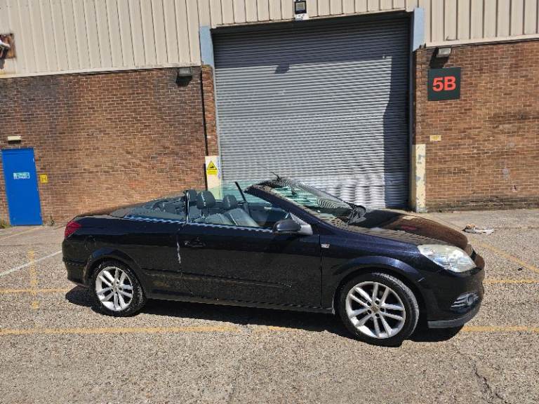 Vauxhall, ASTRA, Convertible, 2006, Manual, 1598 (cc), 3 doors
