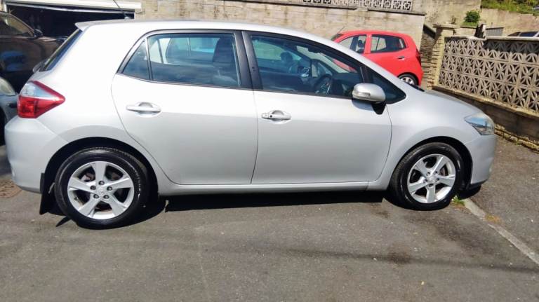 Toyota, AURIS, Hatchback, 2011, Semi-Auto, 1598 (cc), 5 doors