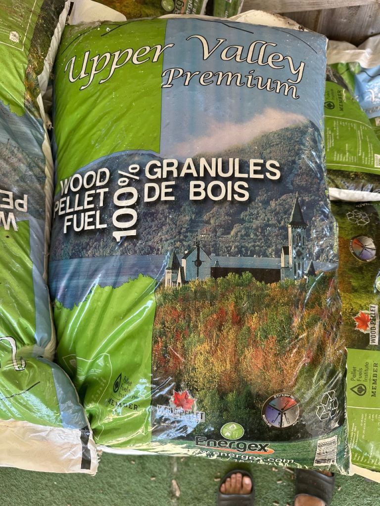 Premium Quality Softwood Wood Pellets ENplusA1 Grade. For Fuel &. Cat litter