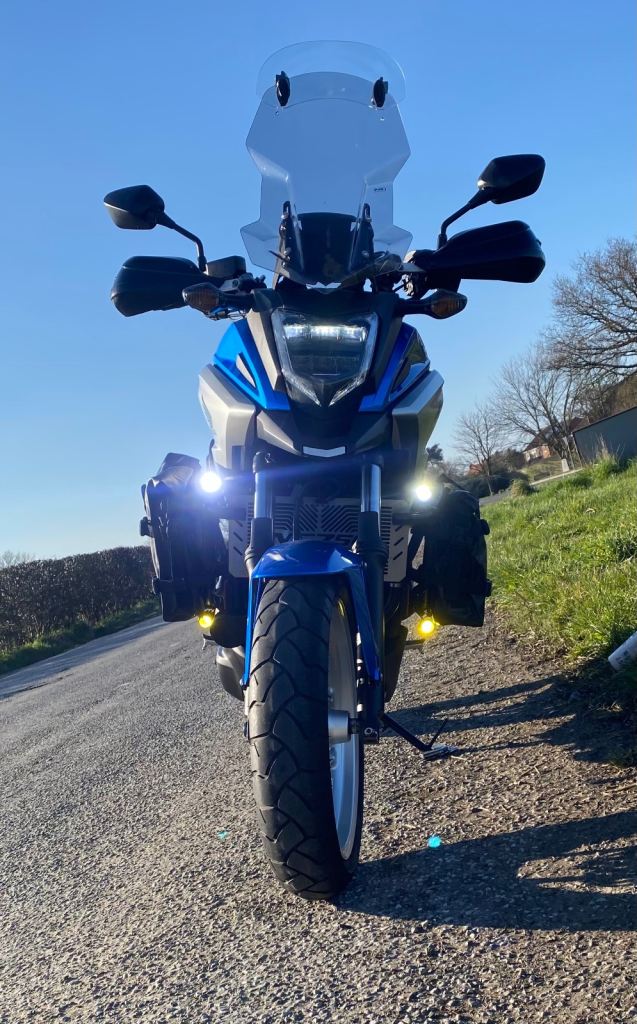 Honda NC750x DCT 2017 Low mileage only 7,200 immaculate condition Blue /Silver 