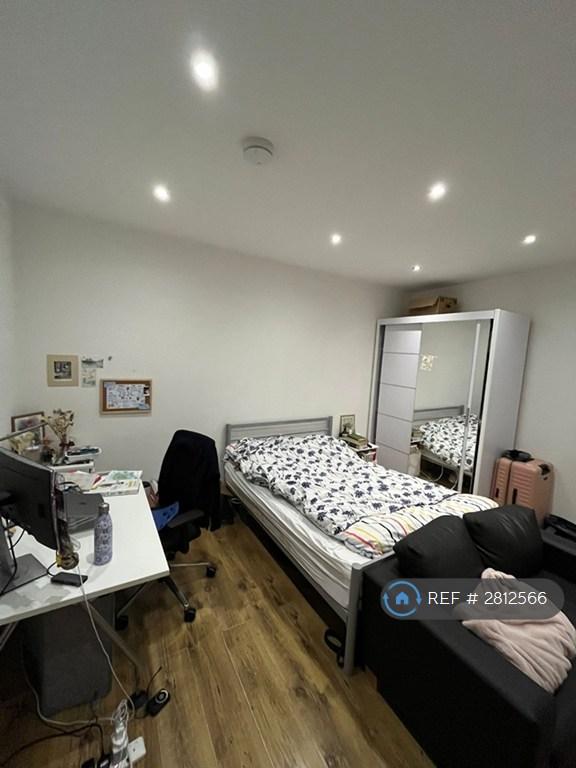 2 bedroom flat in West Green Road, London, N15 (2 bed) (#2812566)