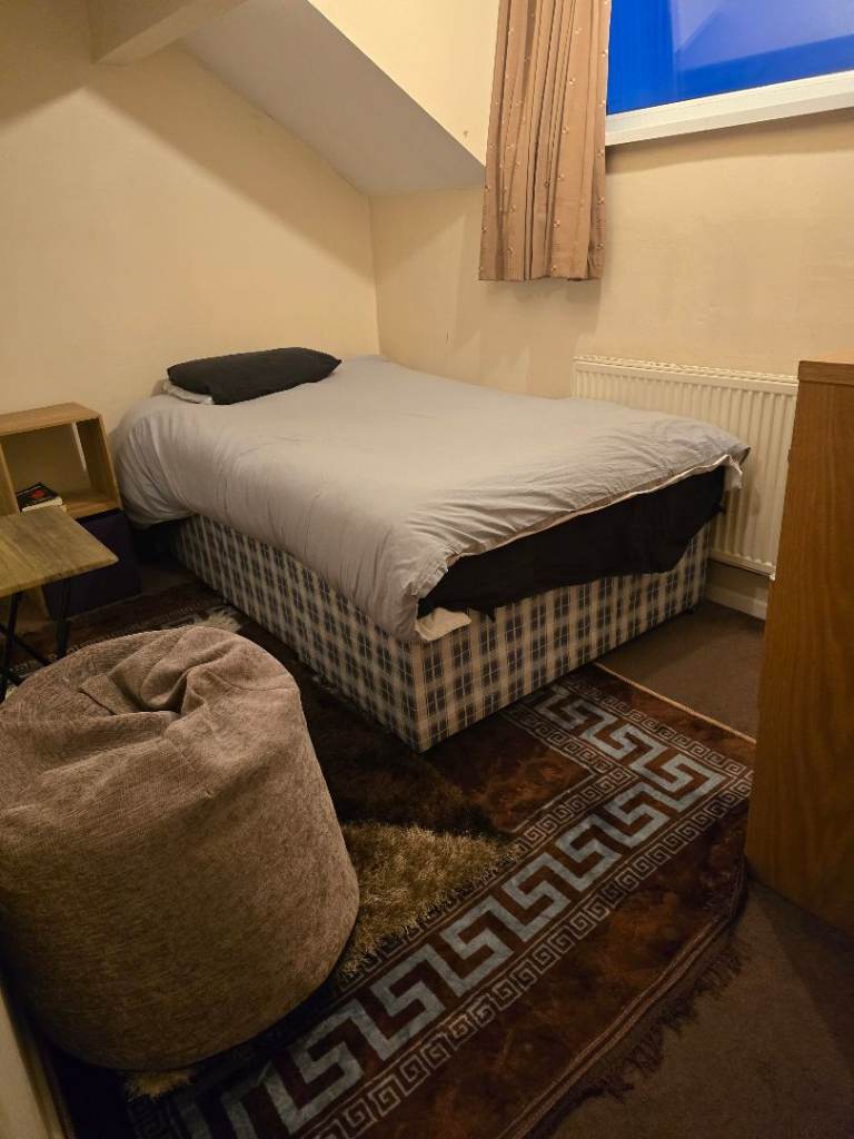Double room near leeds city centre