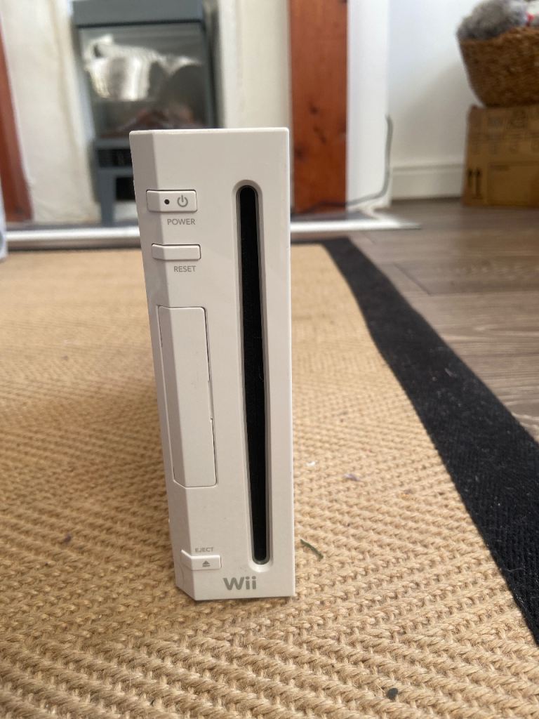 White Nintendo Wii