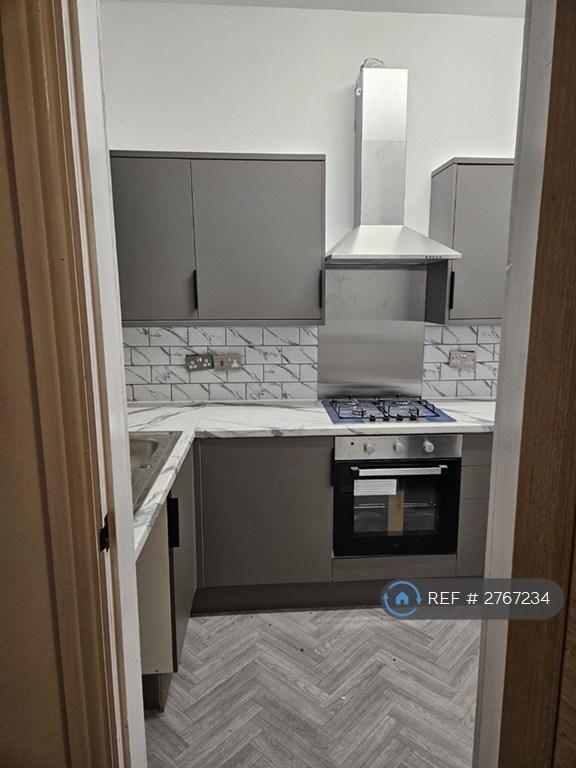 2 bedroom house in Springmill Street, Bradford, BD5 (2 bed) (#2767234)