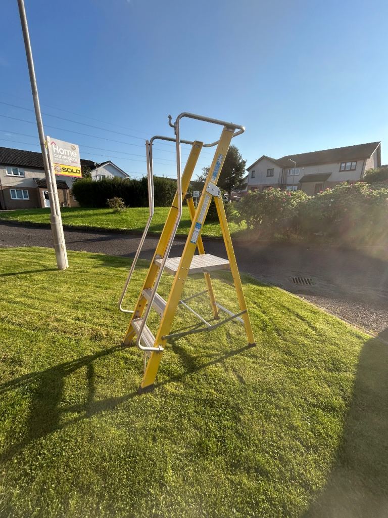 Platform step ladders 