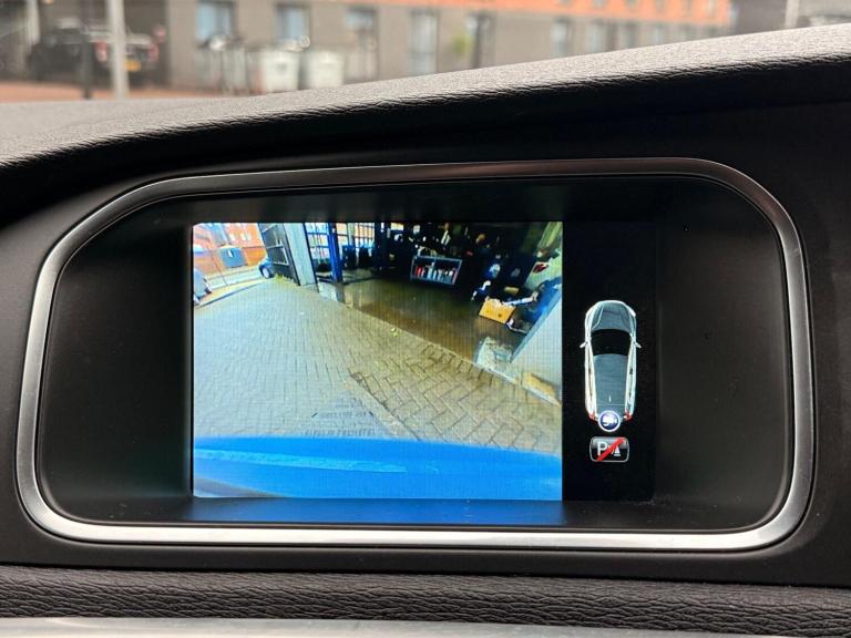 2015 Volvo V40 D4 [190] R DESIGN Lux Nav 5dr HATCHBACK DIESEL Manual