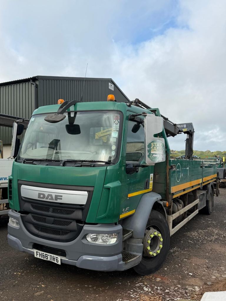 2016 DAF LF 55.220 18T DROPSIDE WITH HMF 1210 CRANE