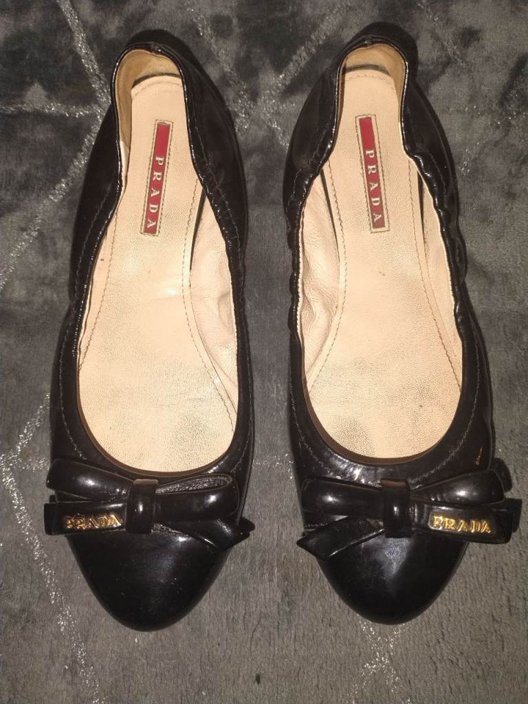 Prada Black Patent Leather Ballet Flats with Bow - Good Condition