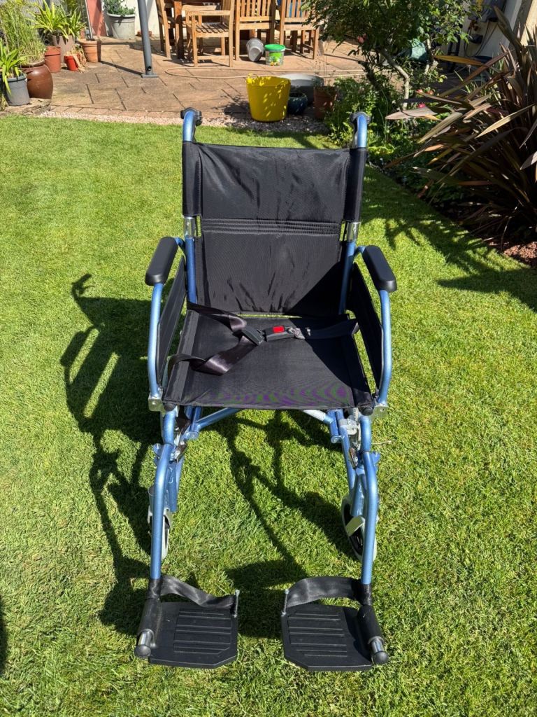 Lightweight folding transit wheelchair in very good condition